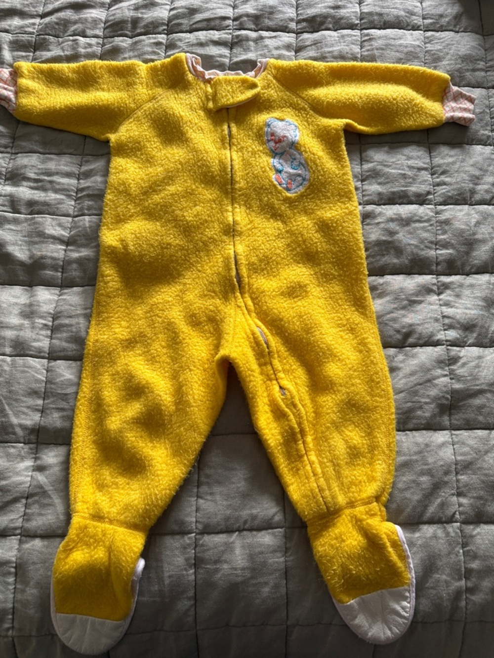 Vintage 70s Yellow Footed Pajamas Baby 9–12 Months | Retro One Piece Sleeper - Picture 4 of 6